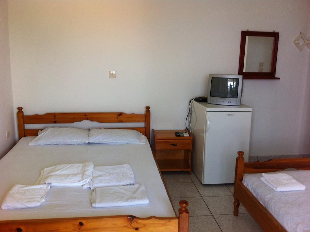 Hotel Georgia Nikiana Habitación foto