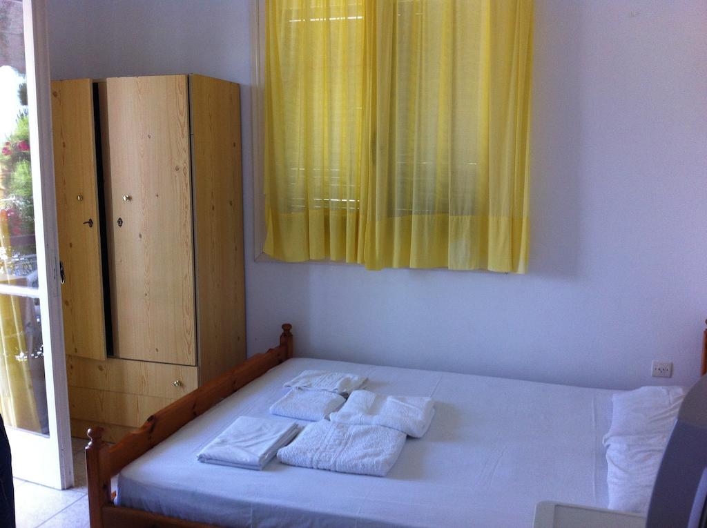 Hotel Georgia Nikiana Habitación foto